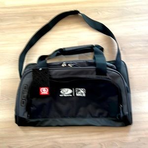 Ogio Duffel Gym Shoulder Bag NEW Black Travel Overnight Carryon Luggage